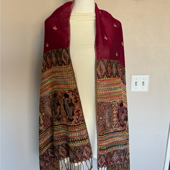 Patterned scarf - Picture 2 of 10